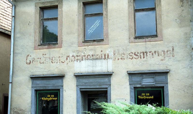 Rochlitz, Topfmarkt, 24.8.1997.jpg - Gardinenspannerei u. Heissmangel